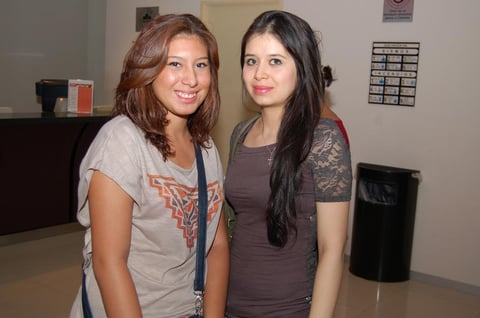28072012 MICHELL  Marín y Nancy Garay.