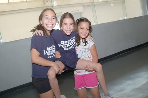 31072012 JIMENA,  Sofía y Ana.