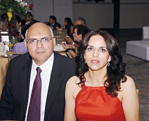 29072012 ROBERTO  y Magdalena Murillo.