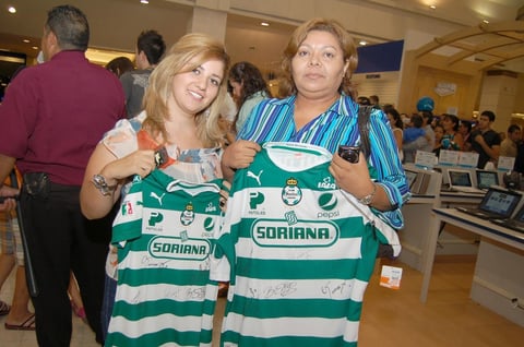 28072012 ROSALBA  Valdés y Leticia Martínez.
