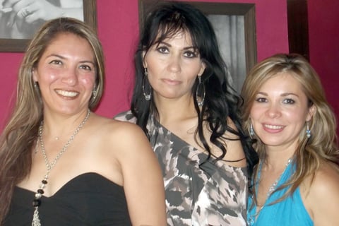 Tarde de cafe...Lily Garduño, Irlanda Gómez y Emylu Garza.