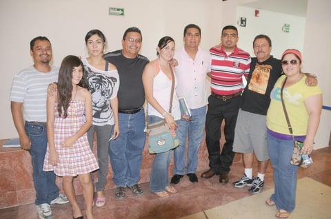 01082012 JUAN CARLOS,  Mildred, Alejandra, Roberto, Rosa, Eduardo, José Luis, Héctor y Karla.