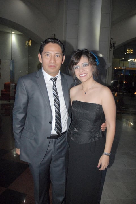 01082012 ARTURO  y Xóchitl Navarro.