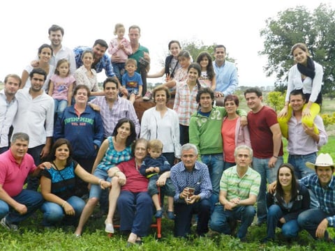 03082012 SRA.  Asunción López de Lerena de Belausteguigoitia con sus hijos, nietos y bisnietos.