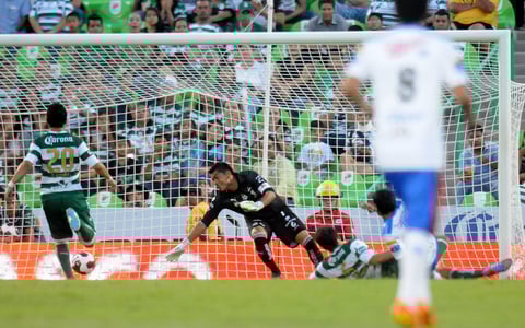 La displicencia de los jugadores locales dio margen para que Puebla se levantara de la lona y le empatara a los laguneros.