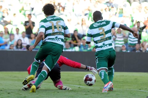 “Del gozo al pozo’’ vivieron hoy los aficionados laguneros, que registraron una entrada de 20 mil 364 asistentes al Estadio Corona en la jornada tres del Apertura 2012.