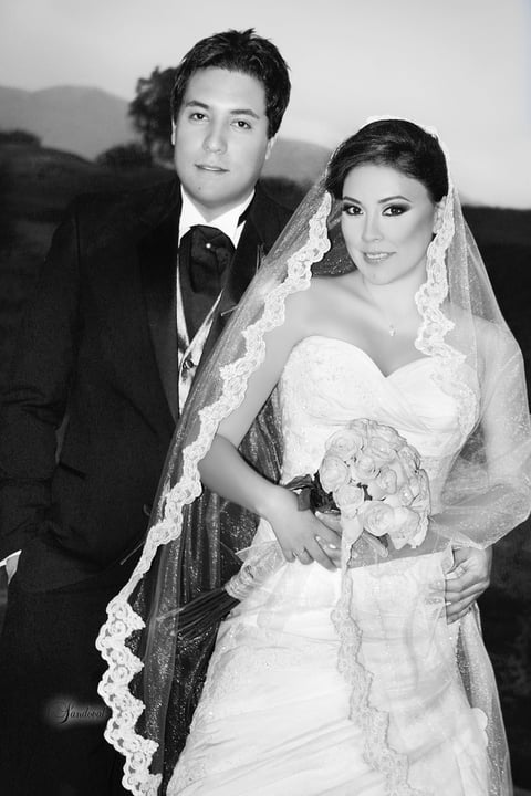 PAMELA  García Guerrero y Armando Eduardo Hoyos Flores captados el día de su boda.

Sandoval Fotografí­a
