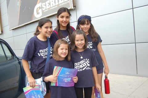 04082012 SOFíA,  Lorena, Ana Paula, Gaby y Mía.