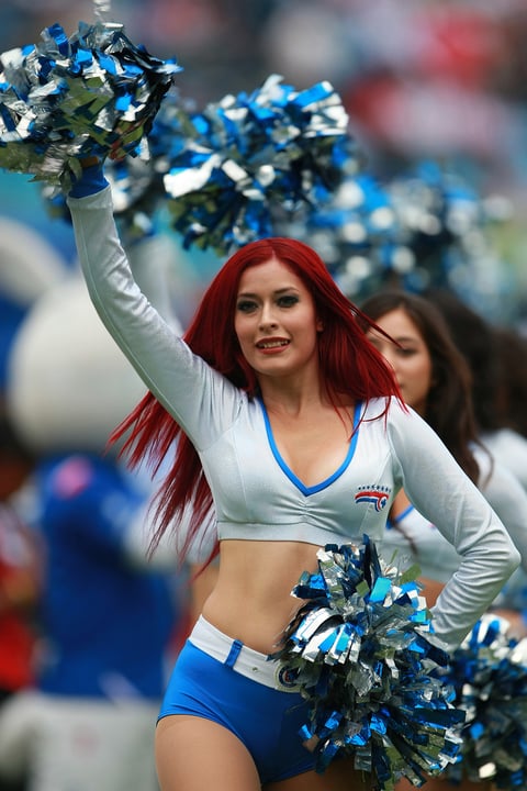 Las Porrista del Cruz Azul apoyando a la 'maquina' que se medía ante las Chivas de Guadalajara. (Jam Media)