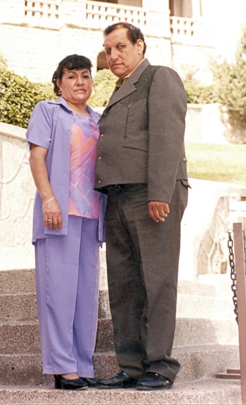05082012 Sra. MarÃ­a Alicia Acosta de GÃ³mez y Profr. JosÃ© Luis GÃ³mez Esparza celebraron sus Bodas de RubÃ­.