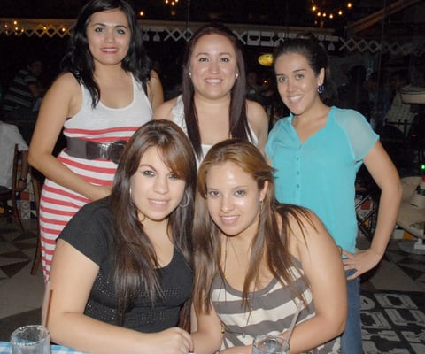 05082012 ADRIANA  RamÃ­rez, Dulce Caballero, Mariana Corral, Carmen Arguijo y Mariana Espinoza.