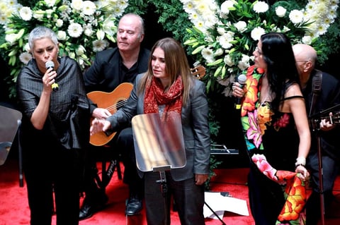 Eugenia León le dedicó Flor de Azalea, mientras Lila Downs cantó La Barca, pero para el tema representativo de La Llorona ambas se unieron a Tania Libertad para hacer este tributo.