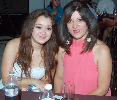 06082012 ANA  Karen Gamboa y Ana Cecilia Monárrez.