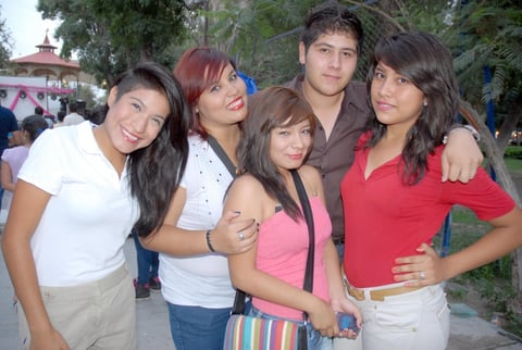 08082012 ANGÃ©LICA , Karla, Cristina, IvÃ¡n y Edna.