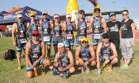 09082012 EQUIPO  que participÃ³ en el triatlÃ³n, organizado por la Unidad Deportiva.