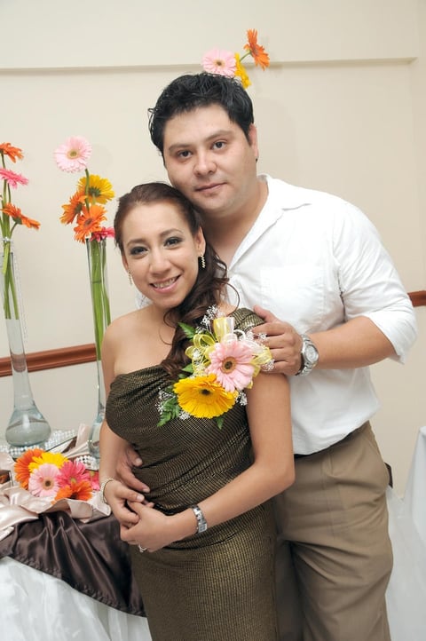 08082012 FELICES  en su festejo prenupcial, Srita. Anny Mena Orozco y Sr. Gerardo Alcaraz Sierra.