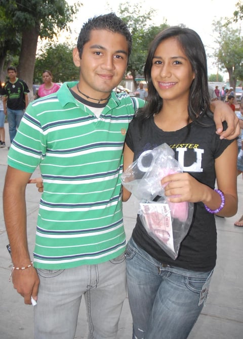 08082012 HUMBERTO  y Cinthia.