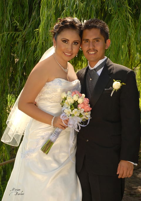 Lic. Angélica Nayely García Molina e Ing. Jesús Hernández Cisneros, contrajeron matrimonio el 30 de junio del presente año. Ellos son hijos de los señores: Ricardo Hernandez Quezada y María Elena Cisneros Agüero; Ismael García Segovia y María de Jesús Molina Torres.- Miriam Barker Fotografí­a.