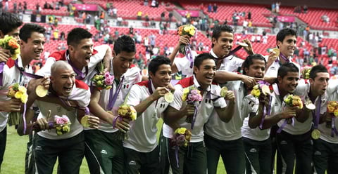 La final México-Brasil.
El triunfo mexicano por 2-1 en el estadio Wembley es, probablemente, el más importante en la historia de este país. Oribe Peralta pasó a la leyenda con los dos goles en la final, mientras que Brasil sufrió un duro golpe a su proyecto rumbo a la Copa del Mundo que organizará en 2014.