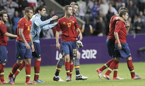 Lo sentimos, seráen otra ocasión (Brasil, España, Uruguay y Gran Bretaña).
Ese cuarteto llegó a Londres como los favoritos para conquistar el oro en el torneo de futbol de hombres. La presea terminó en manos de México, que le ganó la final a Brasil. Para los brasileños fue una enorme cachetada y alargó la espera por el único título que jamás han ganado. España, que trajo a figuras de la talla de Juan Mata y Jordi Alba, fue la que más decepcionó al despedirse en la fase de grupos sin siquiera anotar un mísero gol.
