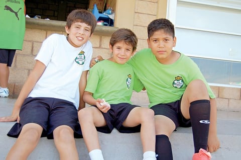 12082012 MAURICIO , Jorge y Juan.