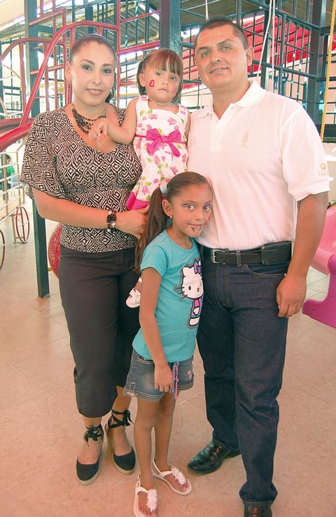 11082012 VERÃ³NICA , Isabella, Alberto y Victoria.