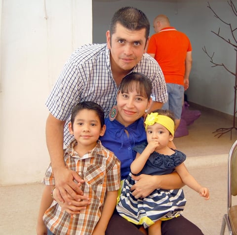11082012 ANDRÃ©S , Eli, AndrÃ©s Jr. y Marifer.