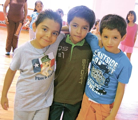 13082012 CÃ©SAR,  Ãngel y Uziel.