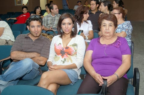 13082012 SERGIO  Martínez, Ana Claudia Orozco y Jovita.