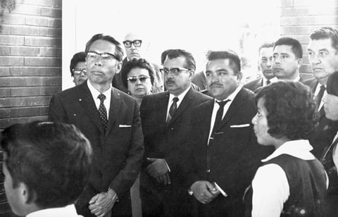 Inauguración del edificio de la Secundaria Federal No. 1, en el año de 1967, con la asistencia del Presidente de la República Gustavo Díaz Ordaz, Gobernador Braulio Fernández Aguirre, Presidente Municipal Rodolfo González y Director de la Secundaria Enrique Calderón Pérez.