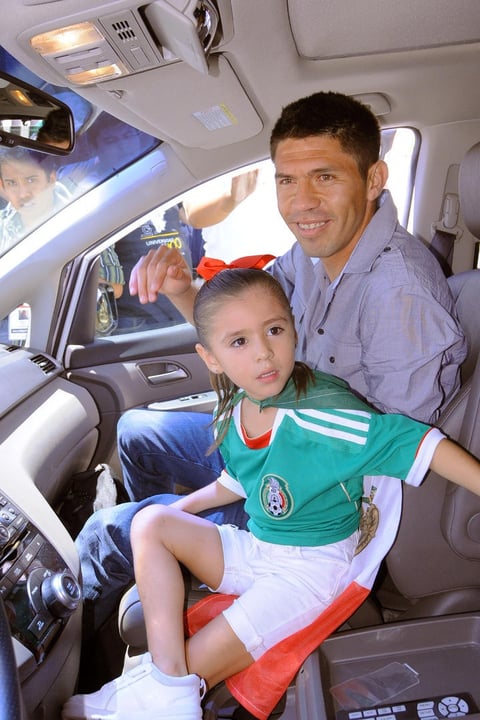 14082012 ORIBE  Peralta y su hija LÃ­a.