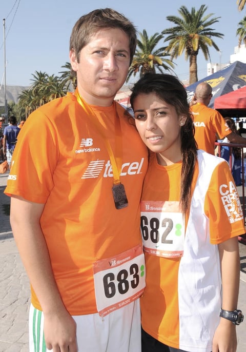 14082012 ALFREDO  Borha y StephanÃ­a Garay.