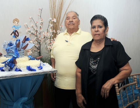 14082012 SALVADOR  LÃ³pez VÃ¡zquez en su cumpleaÃ±os, acompaÃ±ado de su esposa Amelia Villarreal de LÃ³pez