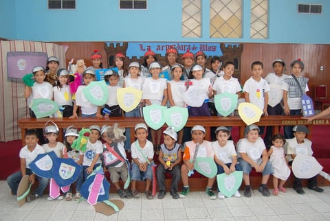 15082012 GRUPO  de niÃ±os que terminaron satisfactoriamente el curso.