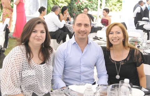 15082012 ALMA  González, Jorge Santibáñez y Soledad Tavárez.