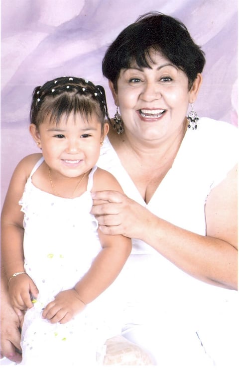 17082012 EVA NICOLE  cumpliÃ³ dos aÃ±itos y luciÃ³ acompaÃ±ada de su abuela Eva Magdalena SolÃ­s.