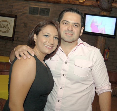 17082012 KARLA  y Roberto.