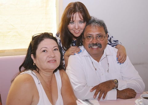 17082012 SUSANA  Medrano, Ileana Hernández y Fernando Fernández.