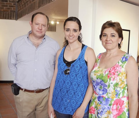 17082012 JORGE , Valeria y Marianita.