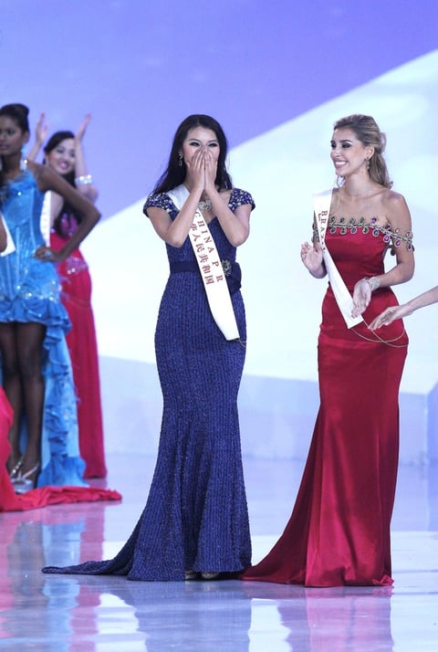 Wen, de 23 años, hereda la corona de la venezolana Ivian Sarcos, que ganó el concurso en 2011.