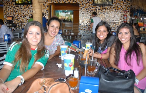 18082012 ALE  Acosta, Nadia FernÃ¡ndez, Larissa Guevara y Denise RodrÃ­guez.