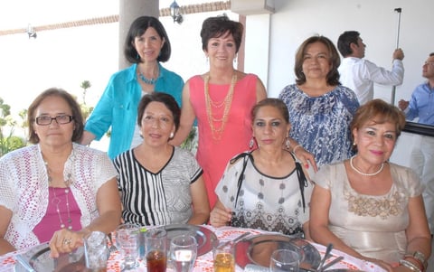 18082012 BLANCA  Estrada Ayup en su festejo de cumpleaÃ±os, junto a Elizabeth, Clara, Bertha, Hortencia, Olga y Caro.