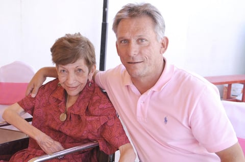 18082012 GLORIA  Garza Galindo y Rogelio Ramírez Garza.