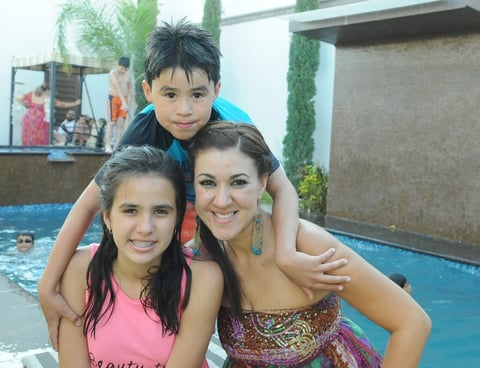 Willy, Ana Cris y Gynna Acosta.