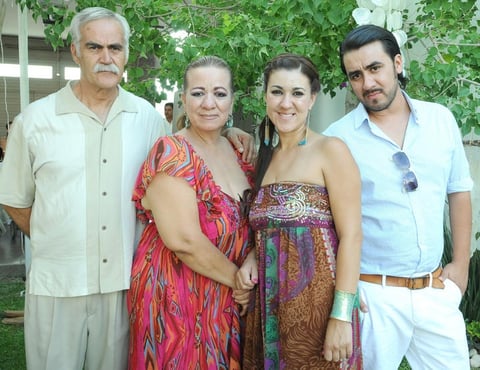 Carlos Acosta Guerra, Rosario de Acosta, Gynna y Carlos Acosta.