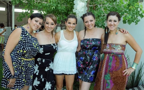 Inglaterra, Mónica, Paty, Claudia y Gynna.