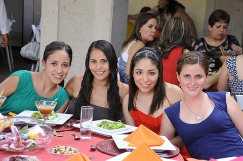Paulina, Fabi Yáñez, Mónica y Lorena.
