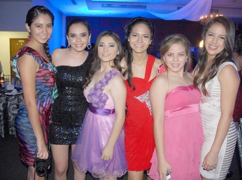 Jocelyne, Miranda, Michelle, Irene, Sofía y Victoria.