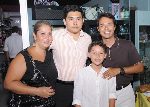 Gaby, David, Arturo y Arturo Jr.