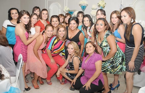 19082012 LA FELIZ  mamÃ¡ con familiares y amigas en su festejo de canastilla.